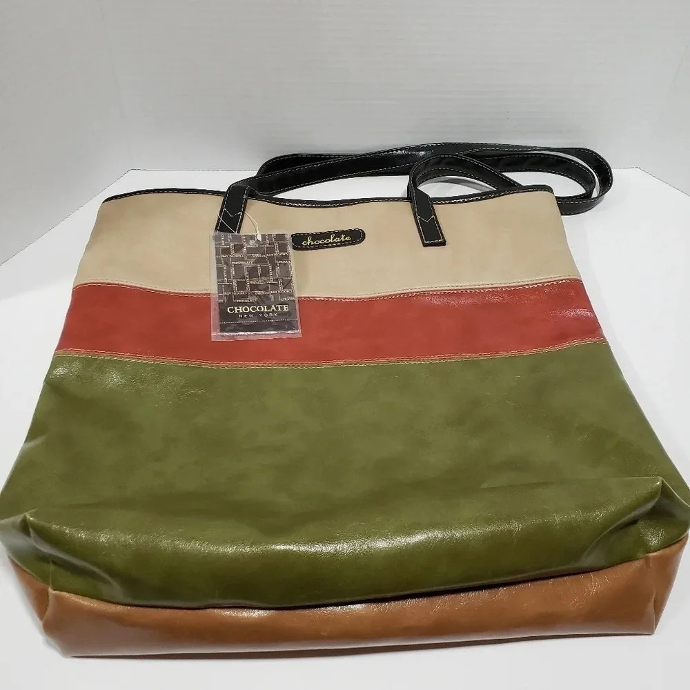 NWT Womans Chocolate New York Tote  Bag,Multi-colored.